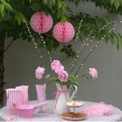 Papírová dekorační koule růžová 20cmPapírová dekorační koule bílá 20cm